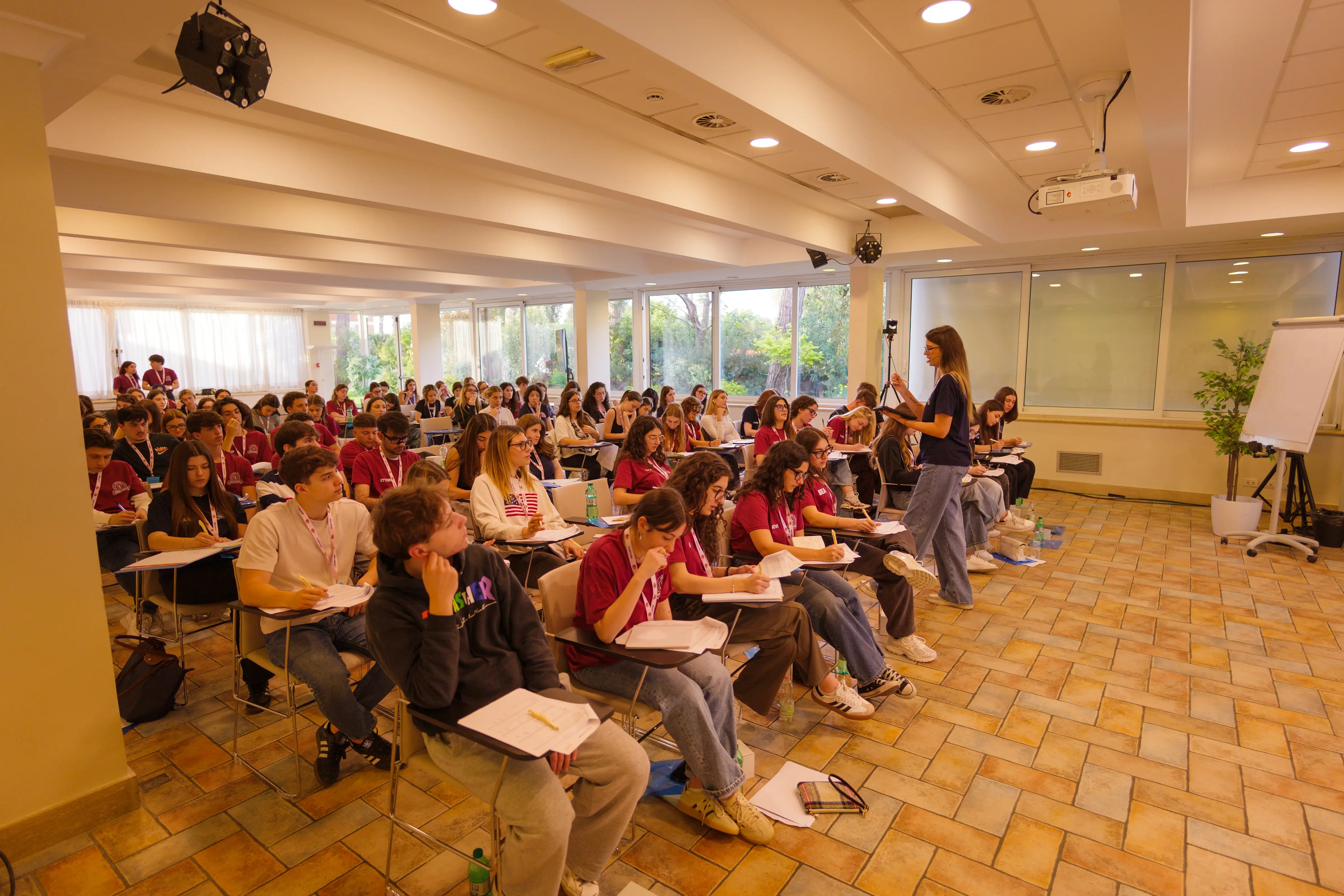 Aula piena durante un evento MedCampus dal vivo